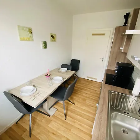Cosy I 4 Beds I 3 I Parking Apartment
